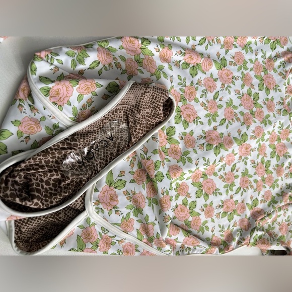 ACACIA EHUKAI PIPED FULL PIECE ONE PIECE RASHGUARD SIZE: 2X COLOR: ROSIE - Picture 3 of 8